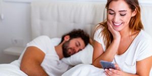 dấu hiệu dễ nhận thấy của đàn bà ngoại tình số 1