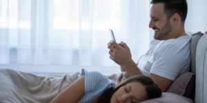 dấu hiệu của đàn ông ngoại tình số 1