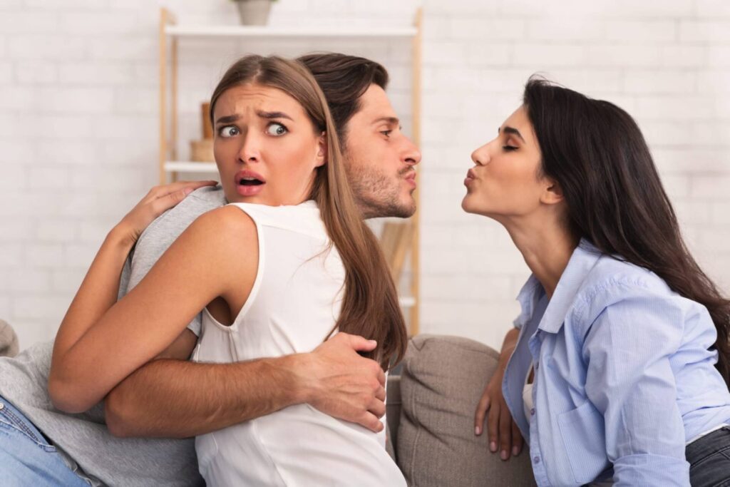 Bằng chứng ngoại tình là chứng cứ mà các bạn chứng minh vợ hoặc chồng đang chung sống với người khác